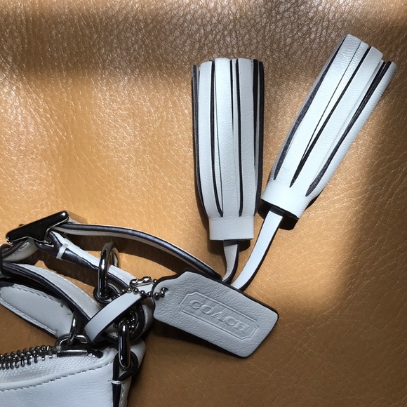 Coach - Picture 3 of 8